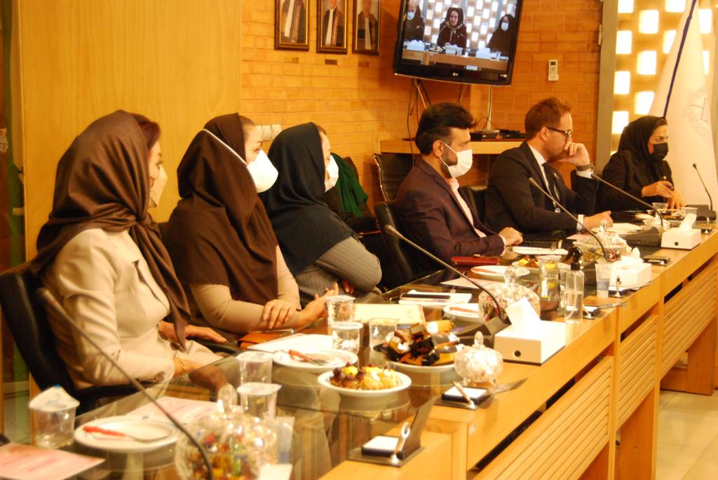 نشست «ارتقا مشارکت زنان در نظام حقوقی اجتماعی ایران» در کانون وکلای اصفهان برگزار شد