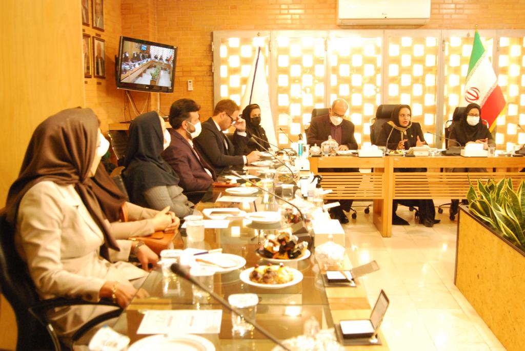کانون وکلای اصفهان، در زمینه فعالیت صنفی زنان پیشرو است