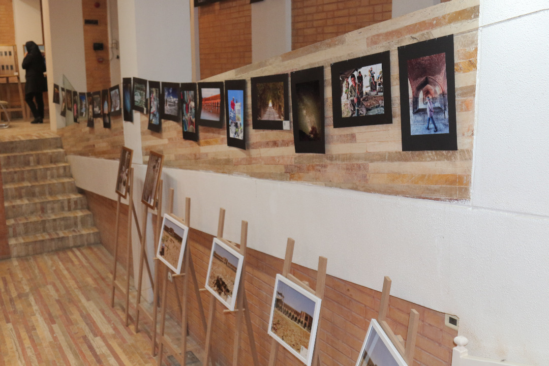 گزارش تصویری/ نمایشگاه عکس«لنز وکیل» در کانون وکلای اصفهان برگزار شد