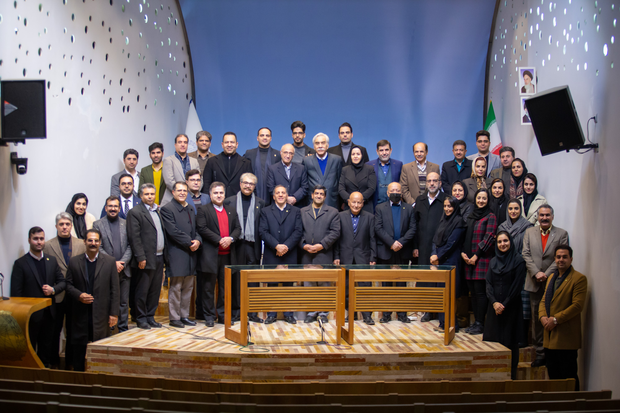 مراسم تقدیر از روسای ارکان و کمیسیون های کانون وکلای اصفهان برگزار شد